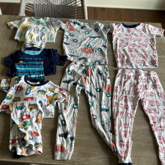 Bundle of toddler boy pajamas / play outfits (4T), 11 sets for summer/fall - EUC - Picture 5 of 5